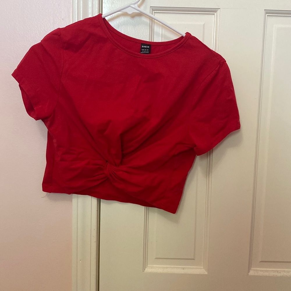Cropped, knotted T-shirt, size - Large
